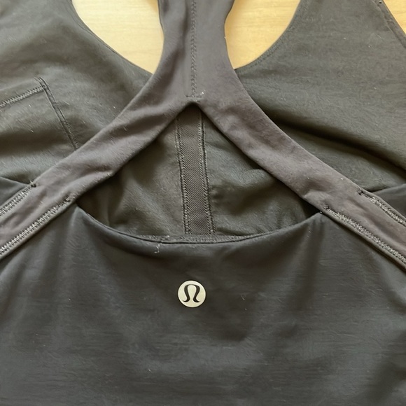 Lulu Lemon Run Fast Track Tank Top Black Built in Bra Shelf Bra Racerback Small - Picture 4 of 7